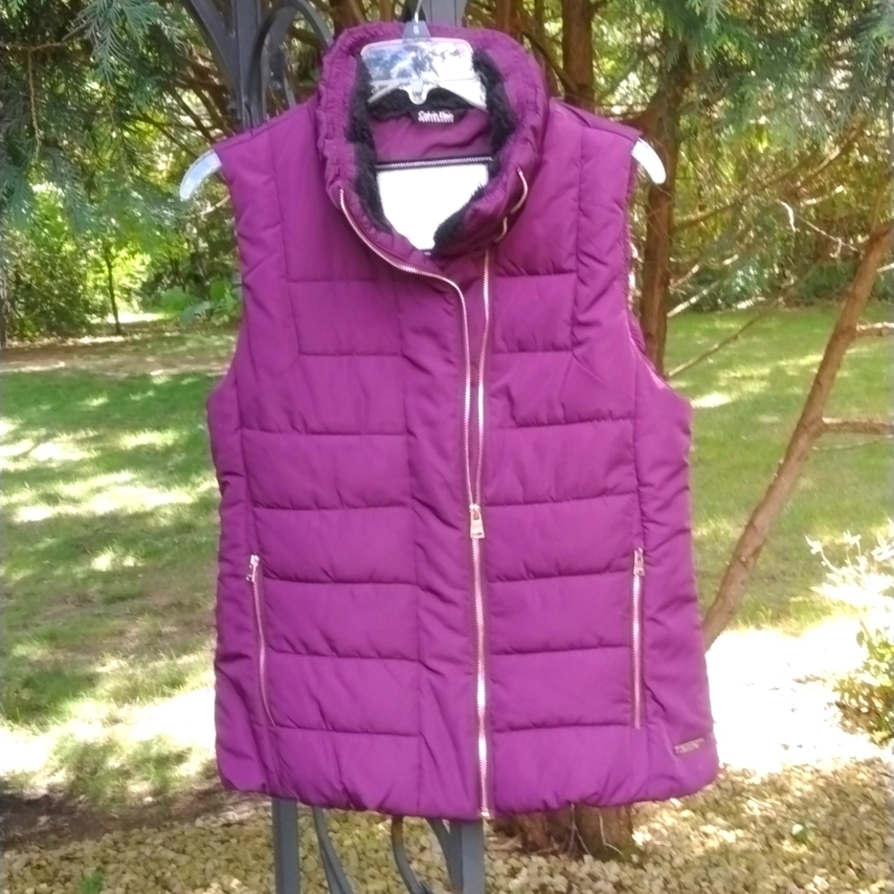 Calvin Klein Women's Puffer Vest Jacket Plum, Size Medium
